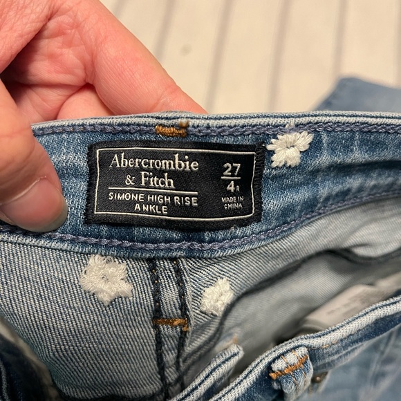 A&F Embroidered Jeans - Picture 5 of 5